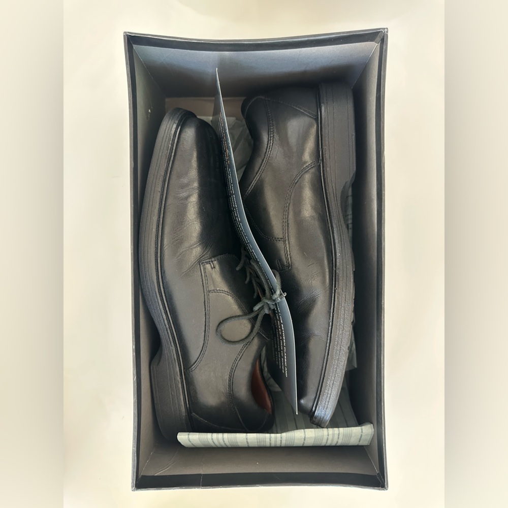 Johnston & Murphy Black Genuine Leather Modern Oxfords Square Toe